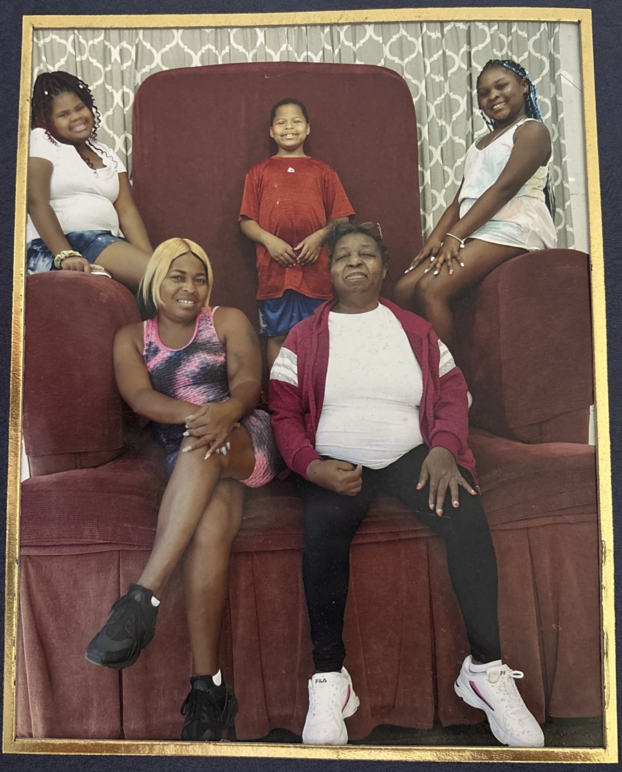 Elizabeth Jackson with her mother Theresa and family